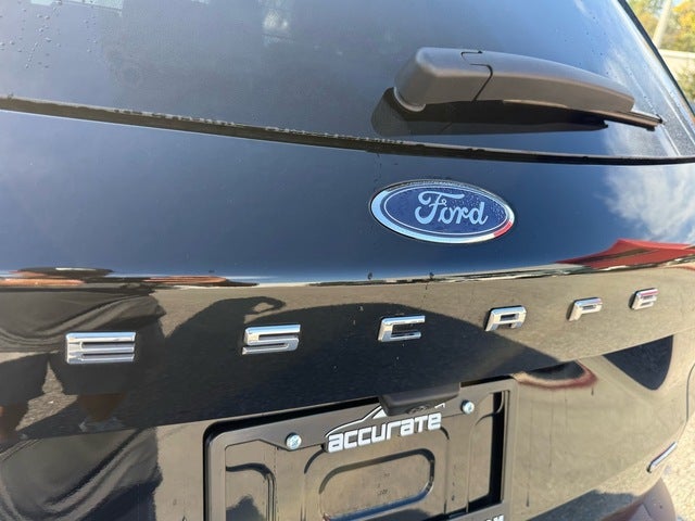 2022 Ford Escape Hybrid Titanium