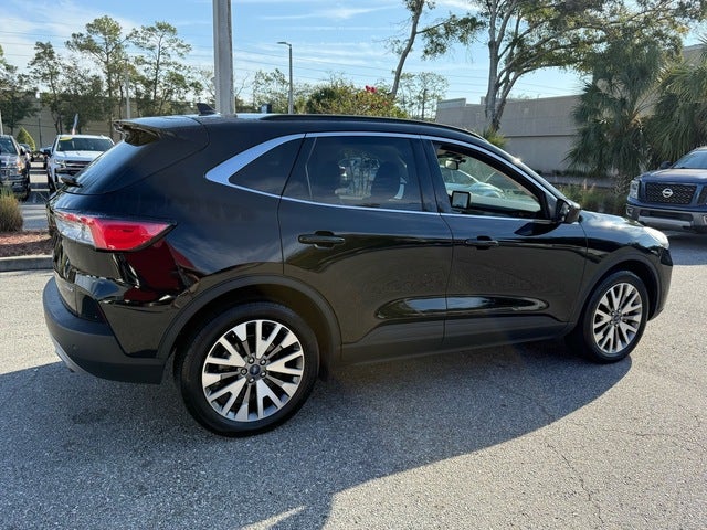 2022 Ford Escape Hybrid Titanium