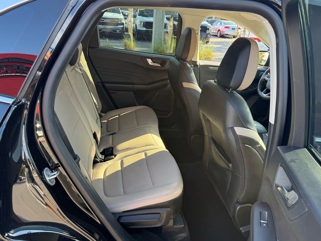 2022 Ford Escape Hybrid Titanium