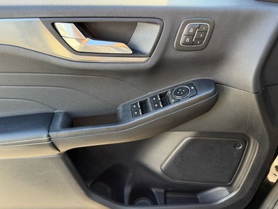 2022 Ford Escape Hybrid Titanium