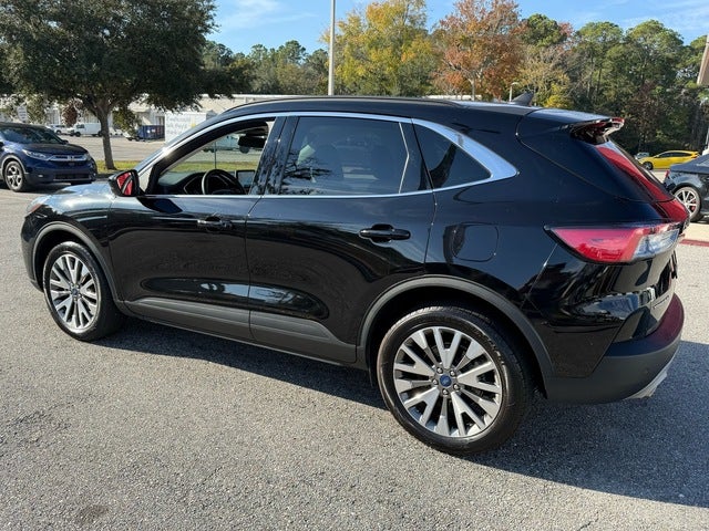 2022 Ford Escape Hybrid Titanium