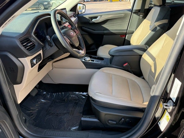 2022 Ford Escape Hybrid Titanium