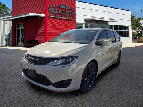 2020 Chrysler Pacifica Touring L