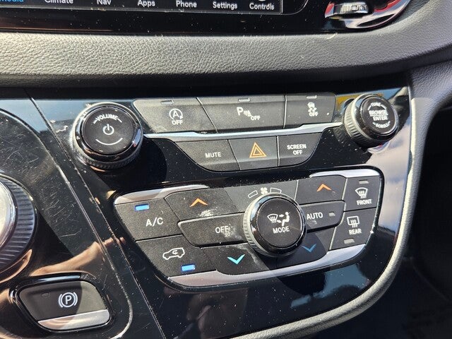 2020 Chrysler Pacifica Touring L