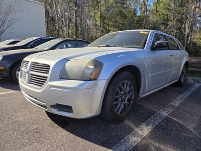 2005 Dodge Magnum SE