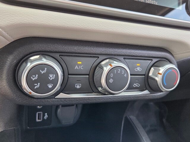 2022 Nissan Versa 1.6 SV