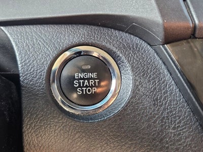 2017 Toyota Sienna SE Premium 8 Passenger