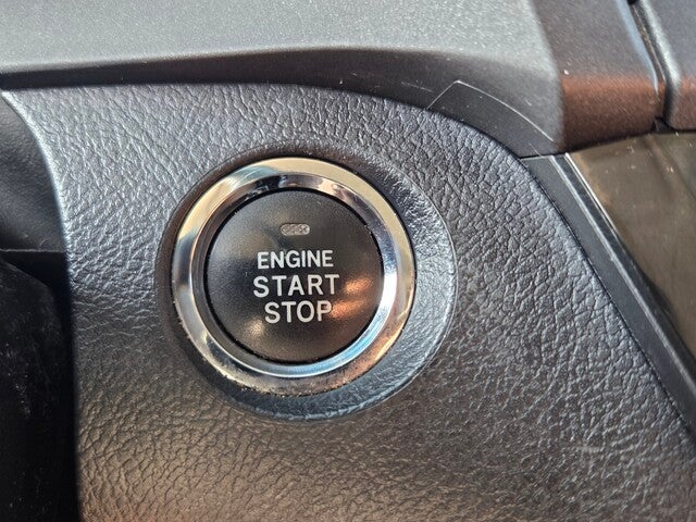 2017 Toyota Sienna SE Premium 8 Passenger