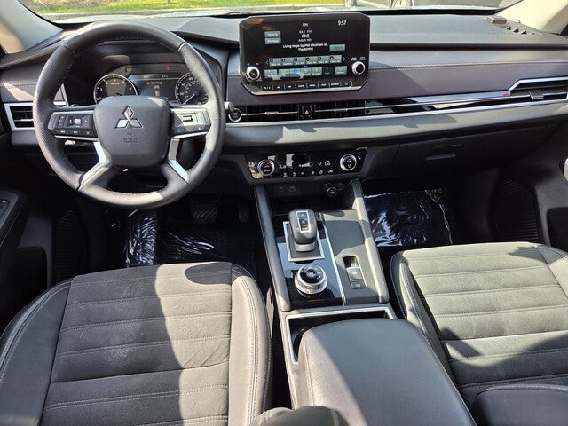 2023 Mitsubishi Outlander SE FWD