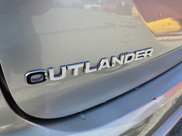 2023 Mitsubishi Outlander SE FWD