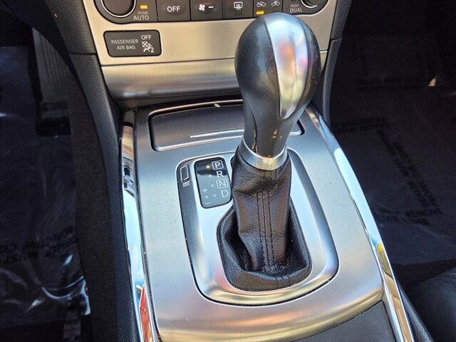 2015 INFINITI Q40 Base