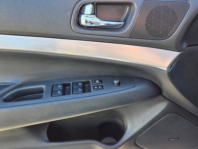 2015 INFINITI Q40 Base