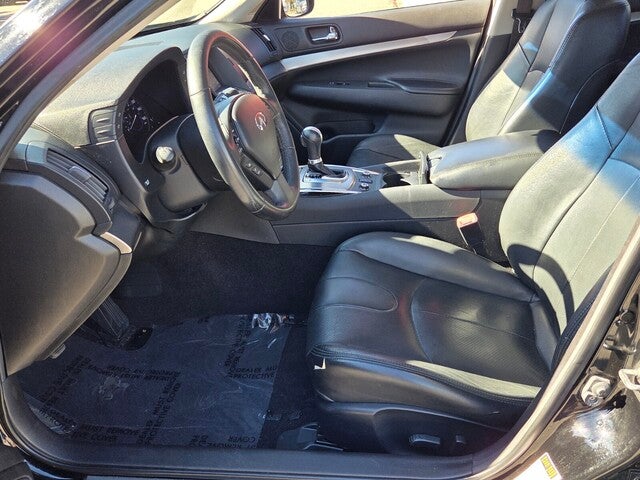 2015 INFINITI Q40 Base