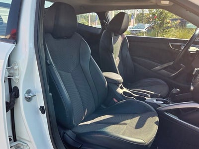 2013 Hyundai Veloster Base w/Black