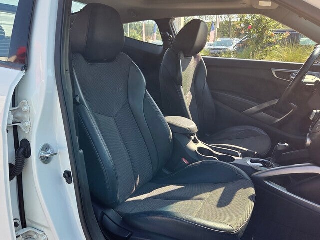 2013 Hyundai Veloster Base w/Black