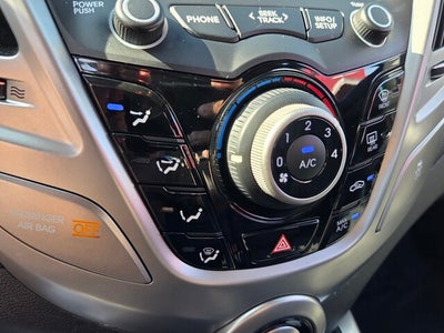 2013 Hyundai Veloster Base w/Black