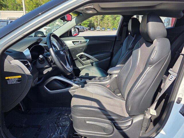 2013 Hyundai Veloster Base w/Black