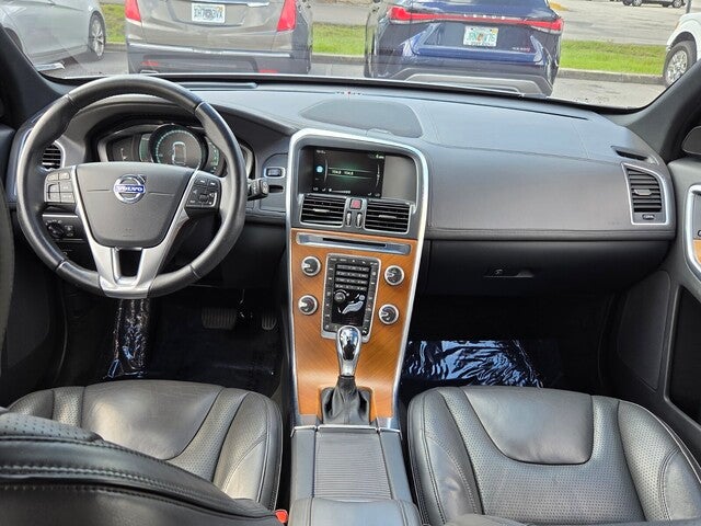 2015 Volvo XC60 T5 Platinum