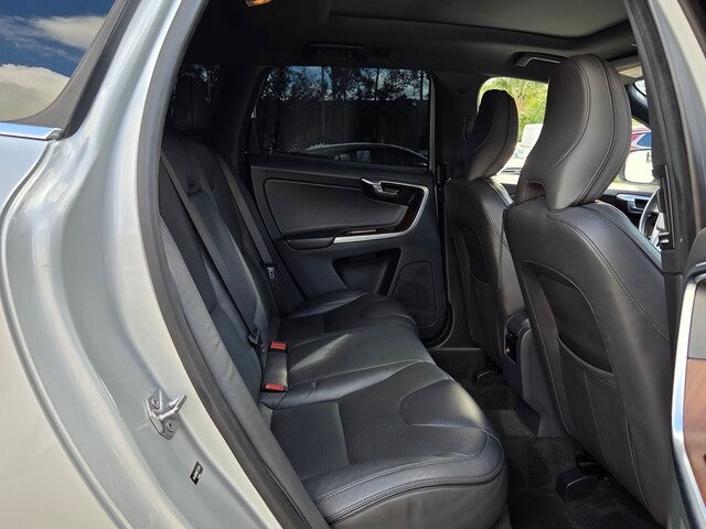 2015 Volvo XC60 T5 Platinum