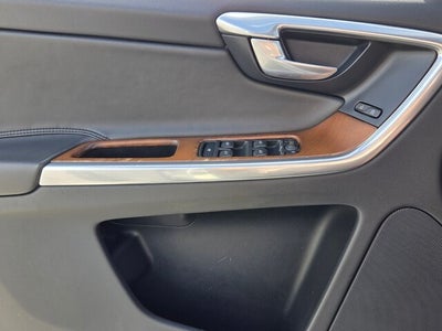 2015 Volvo XC60 T5 Platinum