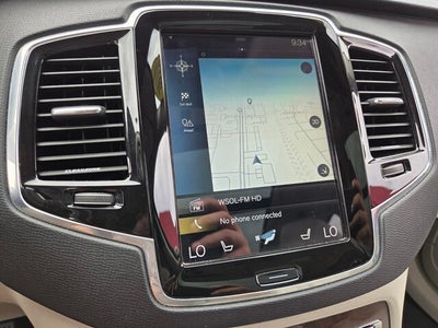 2016 Volvo XC90 T6 Momentum