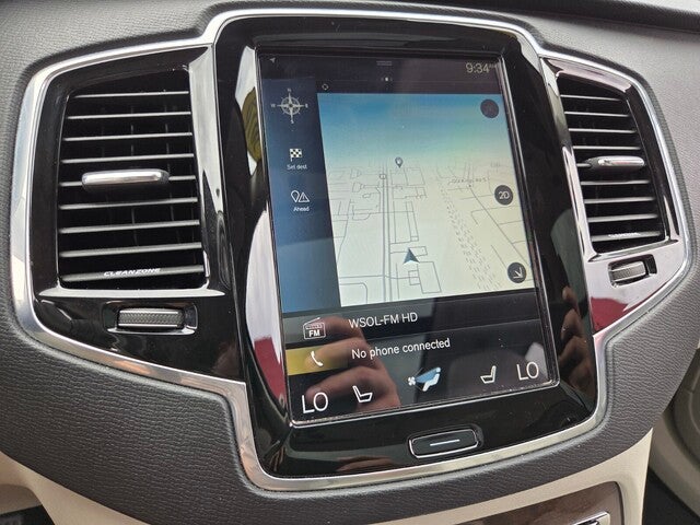 2016 Volvo XC90 T6 Momentum