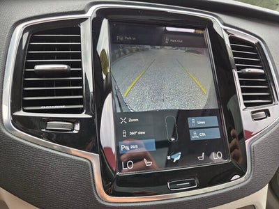 2016 Volvo XC90 T6 Momentum