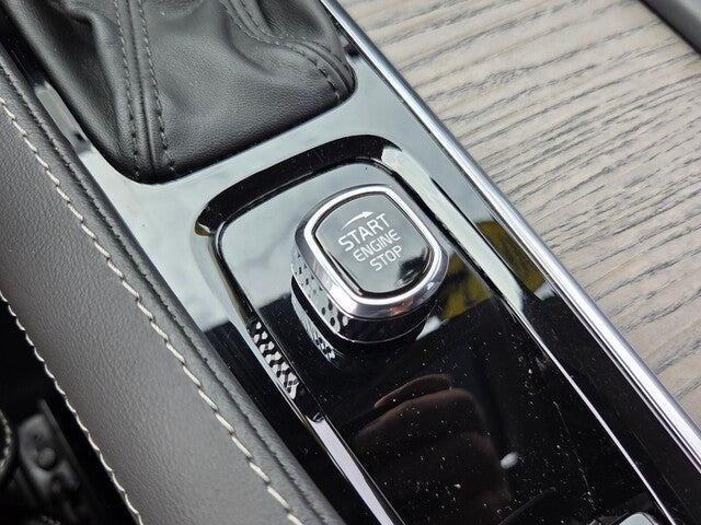 2022 Volvo XC90 T6 Inscription