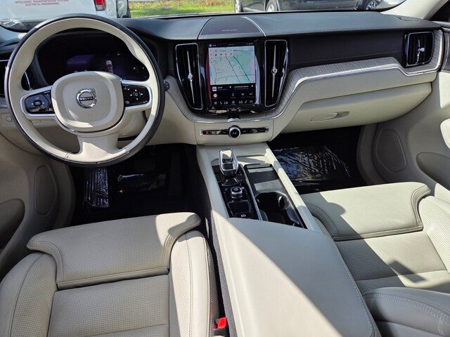 2022 Volvo XC60 B5 Inscription
