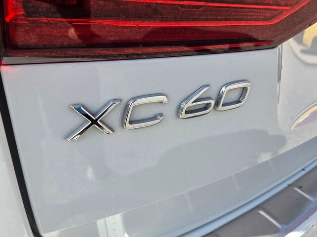 2022 Volvo XC60 B5 Inscription