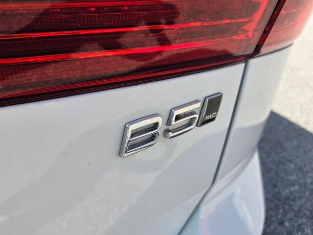 2022 Volvo XC60 B5 Inscription