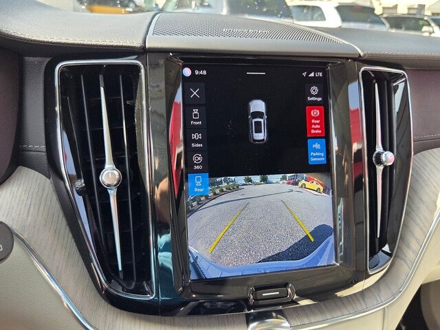 2022 Volvo XC60 B5 Inscription