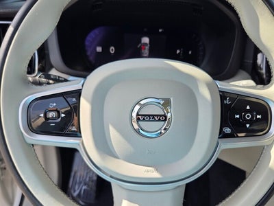 2022 Volvo XC60 B5 Inscription