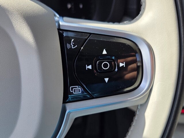 2022 Volvo XC60 B5 Inscription
